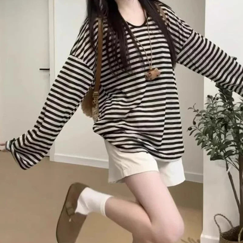 Women T-shirts Baggy Casual T-Shirts Girls Retro Striped Long Sleeve Clothes Lady Fashion Comfortable Daily Tops