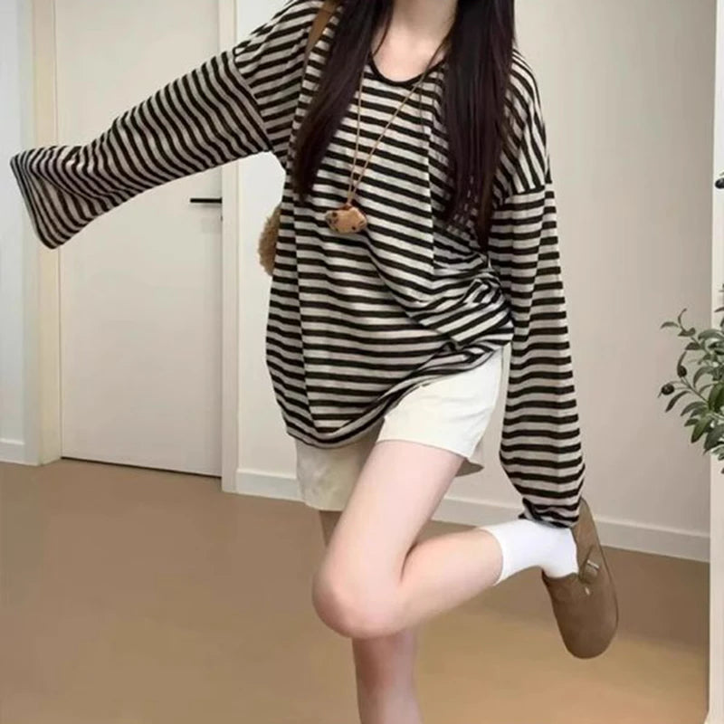 Women T-shirts Baggy Casual T-Shirts Girls Retro Striped Long Sleeve Clothes Lady Fashion Comfortable Daily Tops